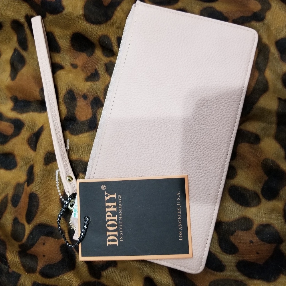 Wristlet